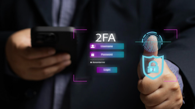 Actualizaciones y doble factor: dos barreras esenciales para blindar dispositivos móviles